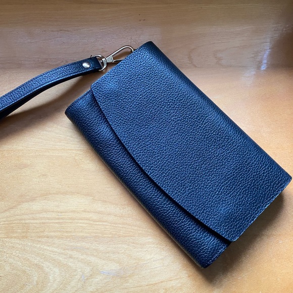 Nordstrom Handbags - Nordstrom | Leather clutch in pebbled black | NWOT